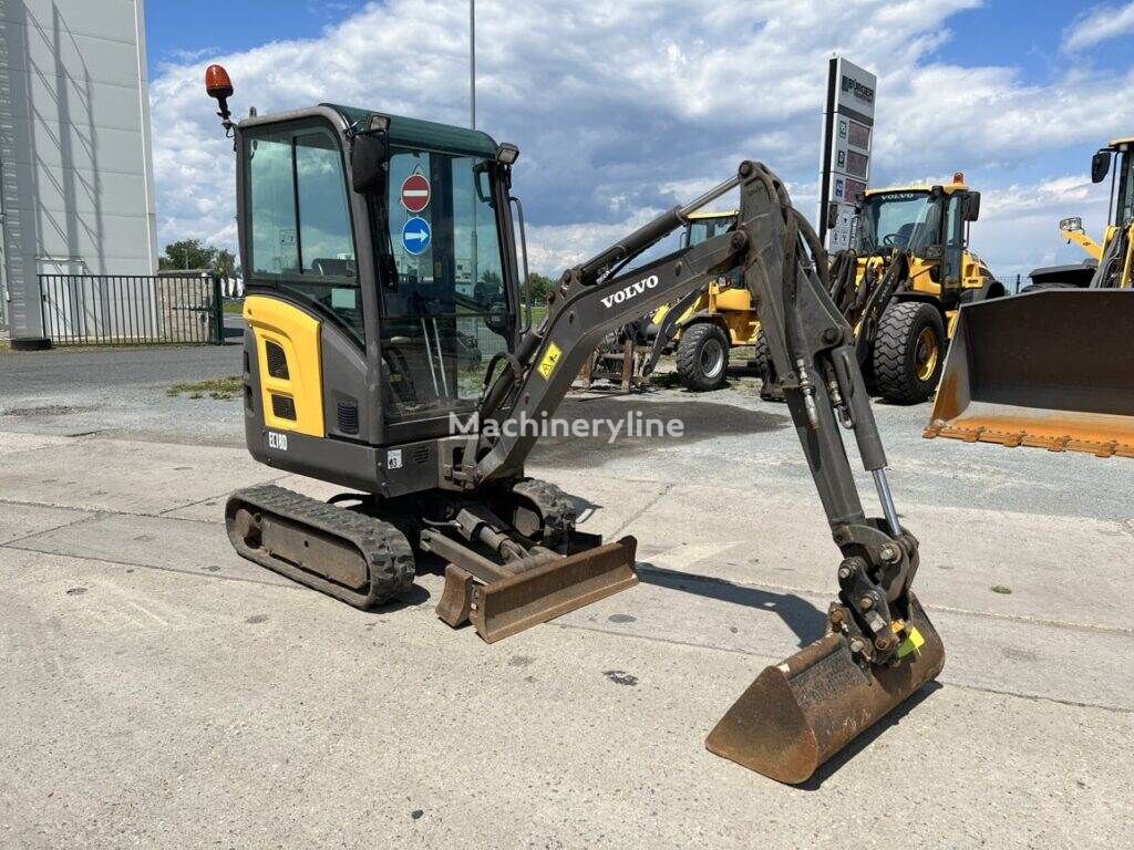 мини-экскаватор Volvo EC18D