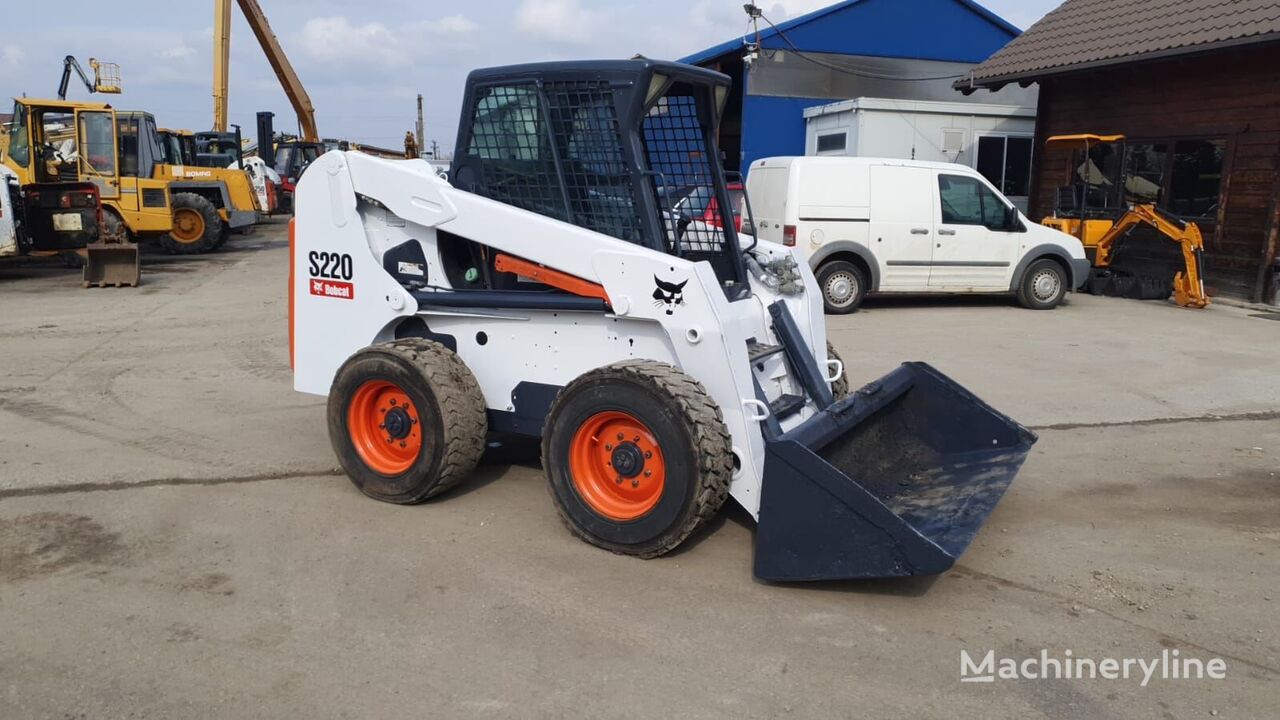 мини-погрузчик Bobcat S220